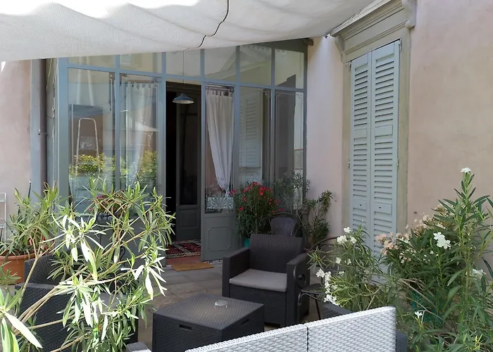 Le 5 Vie Bed and breakfast *